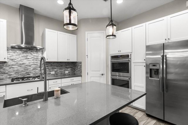 6325 RIVO LAKES BOULEVARD, Sarasota, FL 34241