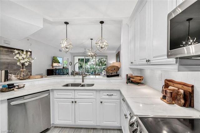 7671 Pebble Creek CIR 105, Naples, FL 34108