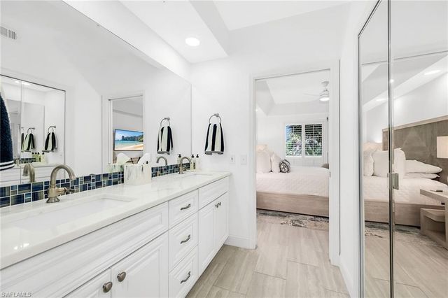 7671 Pebble Creek CIR 105, Naples, FL 34108