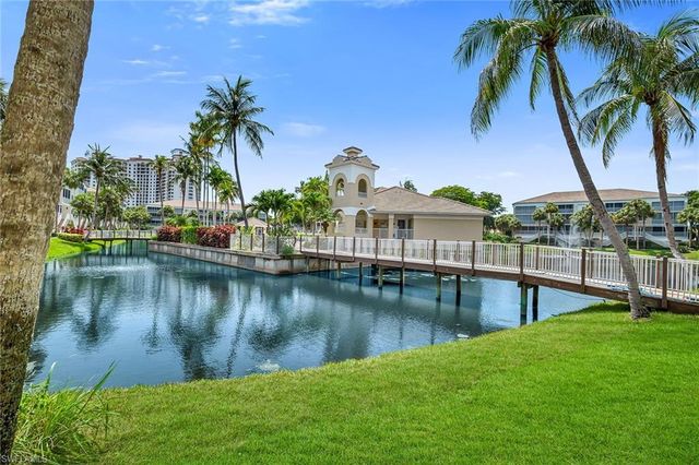 7671 Pebble Creek CIR 105, Naples, FL 34108