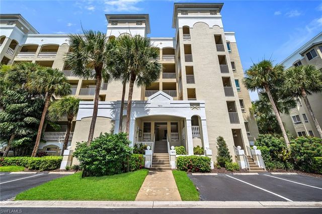 7671 Pebble Creek CIR 105, Naples, FL 34108