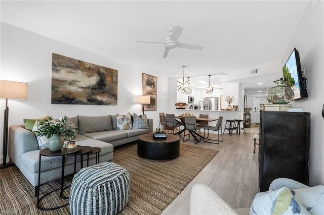 7671 Pebble Creek CIR 105, Naples, FL 34108