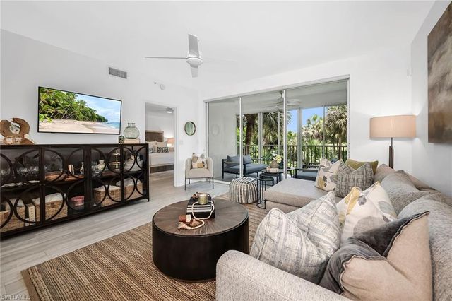 7671 Pebble Creek CIR 105, Naples, FL 34108