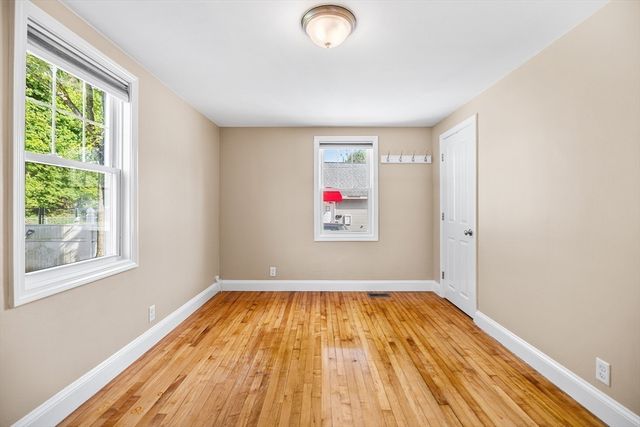 1 Egmont Ave, Billerica, MA 01821