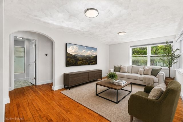 1 Egmont Ave, Billerica, MA 01821