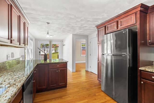 1 Egmont Ave, Billerica, MA 01821