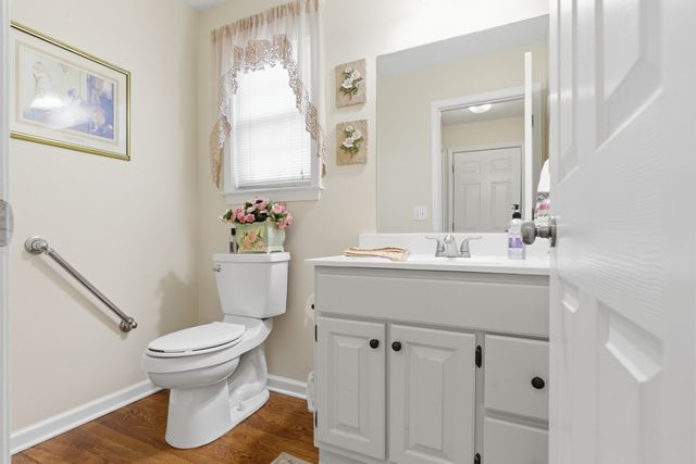 2013 Adonis Dr, Murfreesboro, TN 37128