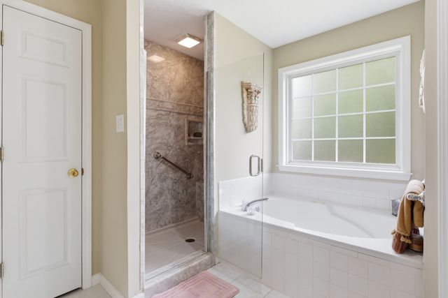 2013 Adonis Dr, Murfreesboro, TN 37128