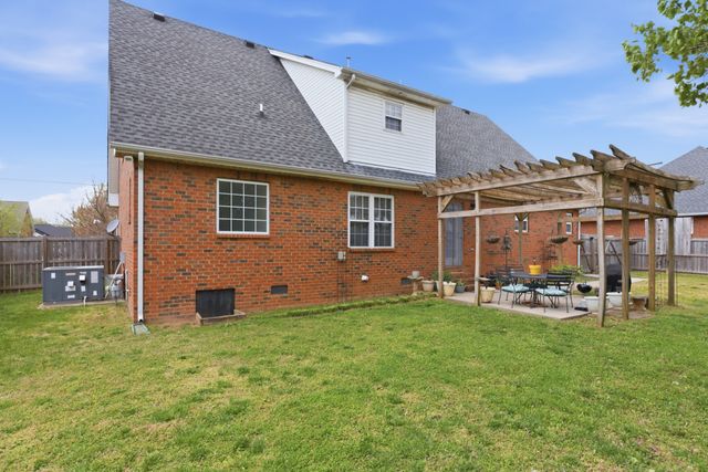 2013 Adonis Dr, Murfreesboro, TN 37128