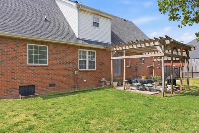 2013 Adonis Dr, Murfreesboro, TN 37128