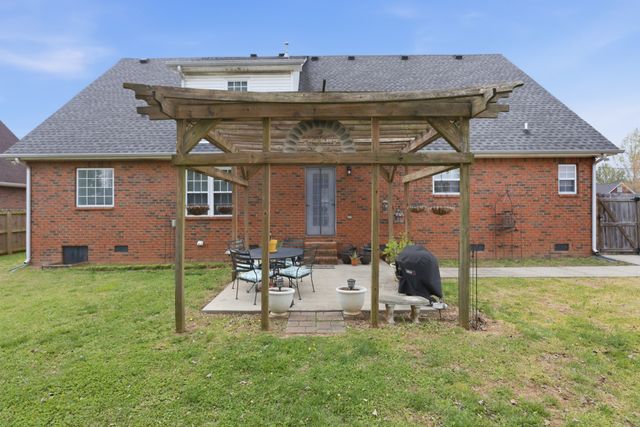 2013 Adonis Dr, Murfreesboro, TN 37128