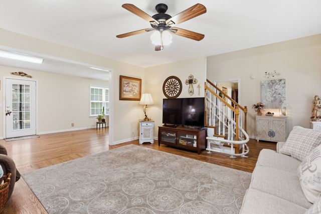 2013 Adonis Dr, Murfreesboro, TN 37128