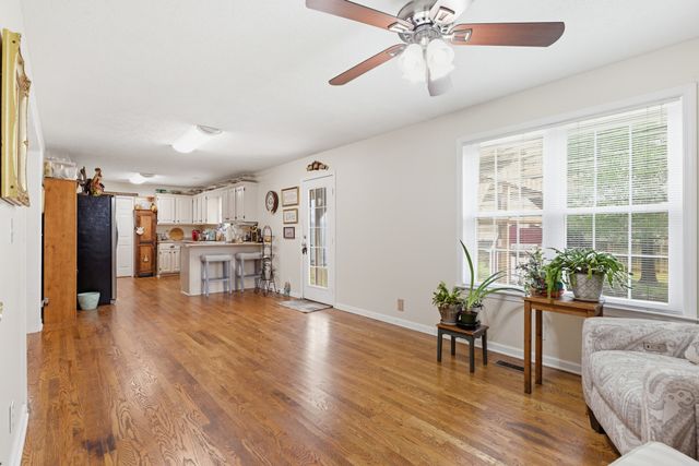 2013 Adonis Dr, Murfreesboro, TN 37128