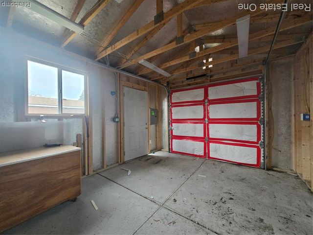 28425 Alger Boulevard, Madison Heights, MI 48071