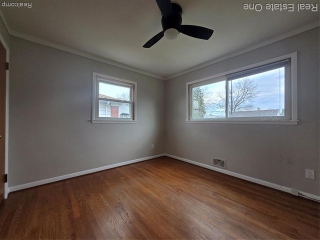 28425 Alger Boulevard, Madison Heights, MI 48071