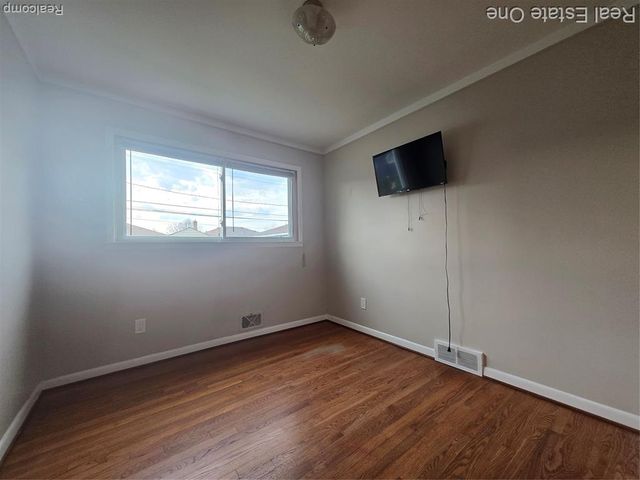 28425 Alger Boulevard, Madison Heights, MI 48071