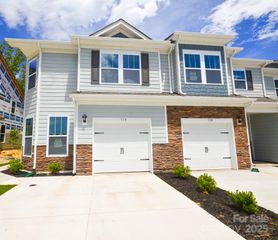 334 Creekview Road, Hendersonville, NC 28792