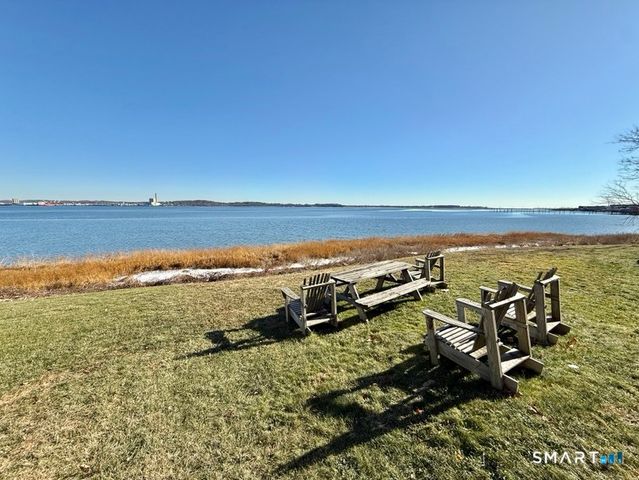 3 Bayview Place 2, West Haven, CT 06516