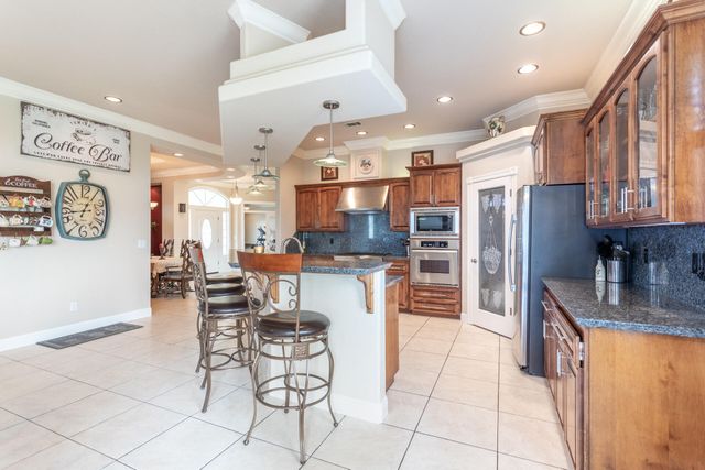 7605 Churn Creek Road, Redding, CA 96002