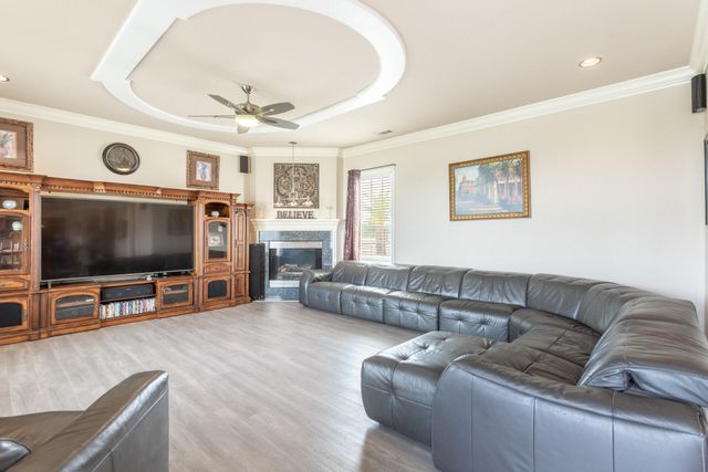 7605 Churn Creek Road, Redding, CA 96002