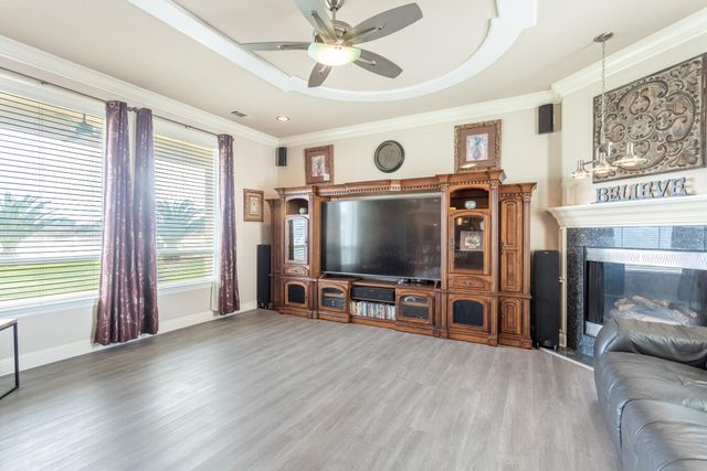 7605 Churn Creek Road, Redding, CA 96002