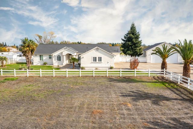 7605 Churn Creek Road, Redding, CA 96002