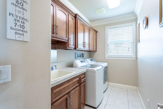 7605 Churn Creek Road, Redding, CA 96002