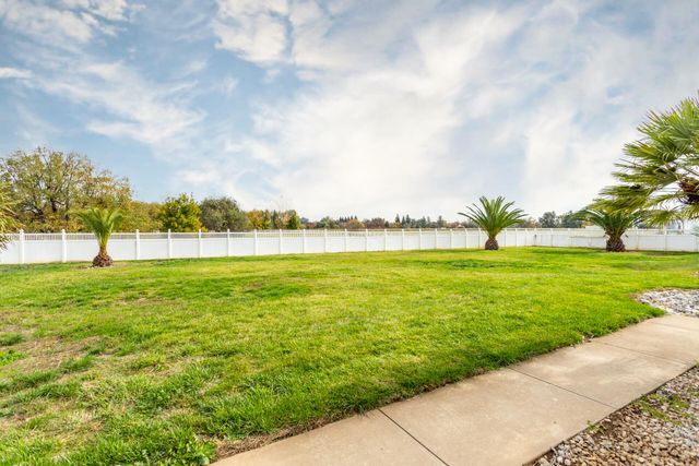 7605 Churn Creek Road, Redding, CA 96002
