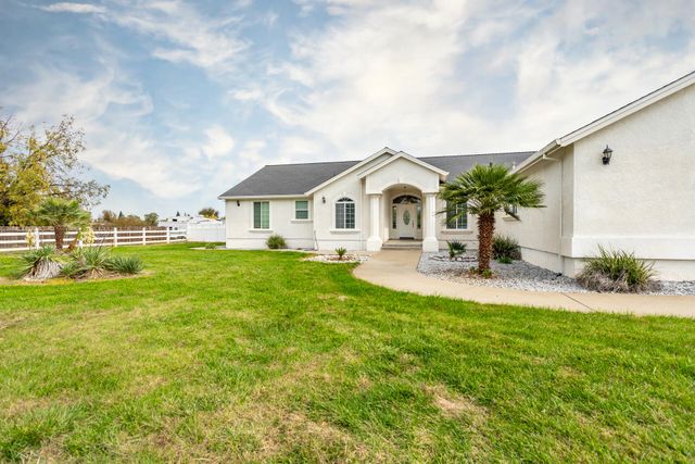 7605 Churn Creek Road, Redding, CA 96002