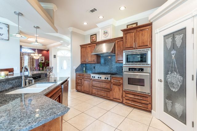 7605 Churn Creek Road, Redding, CA 96002