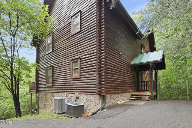 2920 Raven Fork Circle, Sevierville, TN 37876