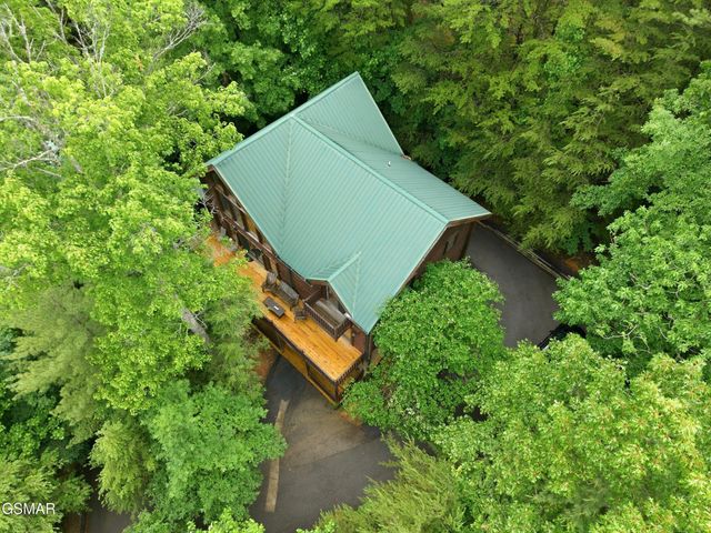 2920 Raven Fork Circle, Sevierville, TN 37876