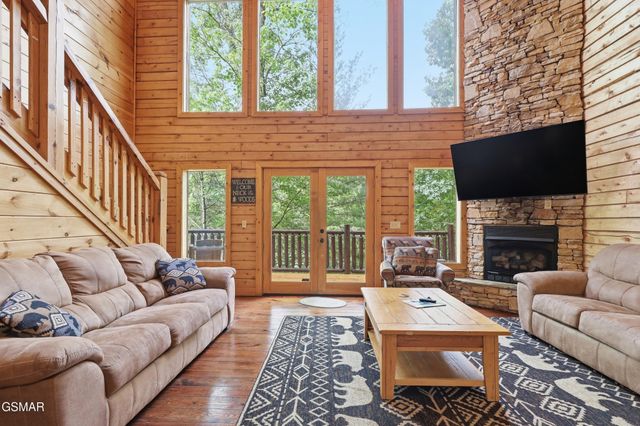 2920 Raven Fork Circle, Sevierville, TN 37876