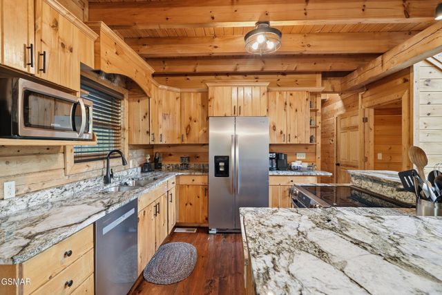 2920 Raven Fork Circle, Sevierville, TN 37876