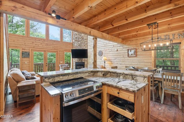 2920 Raven Fork Circle, Sevierville, TN 37876