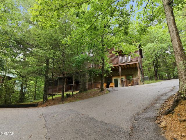 2920 Raven Fork Circle, Sevierville, TN 37876