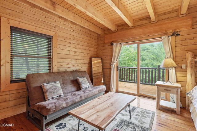 2920 Raven Fork Circle, Sevierville, TN 37876