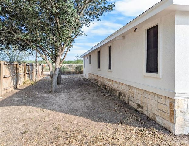 602 N Dakota Street, Alton, TX 78573