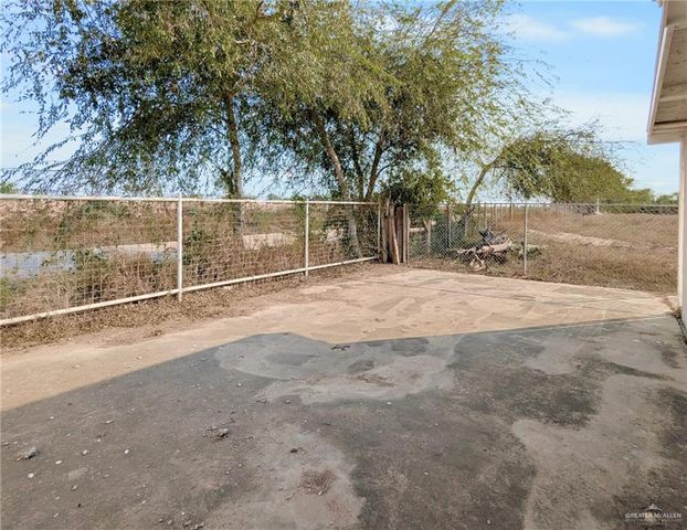 602 N Dakota Street, Alton, TX 78573