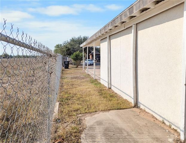 602 N Dakota Street, Alton, TX 78573