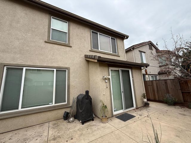 277 Danbury Pl, Lathrop, CA 95330