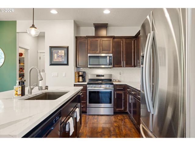 6501 Ne RAINSONG Ln, Hillsboro, OR 97124