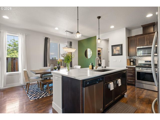 6501 Ne RAINSONG Ln, Hillsboro, OR 97124