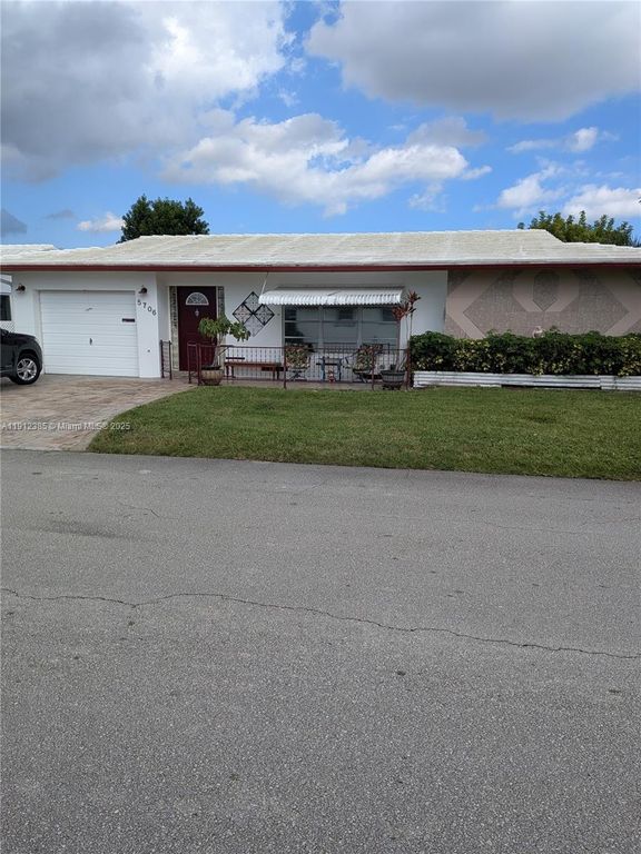 5706 NW 82nd Ave, Tamarac, FL 33321