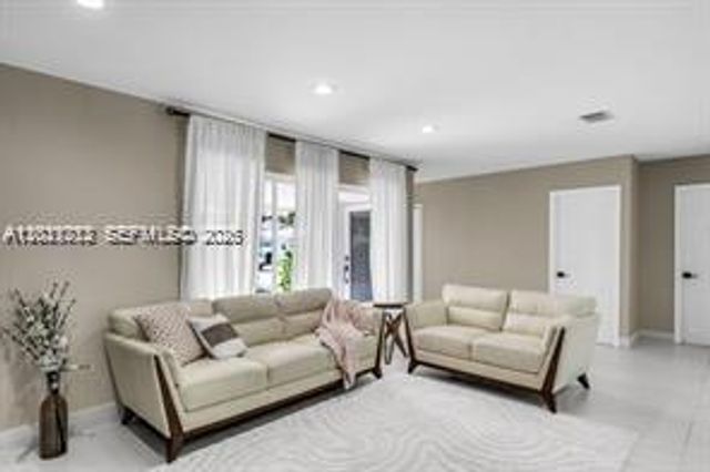 1540 SE 23rd Ave -, Pompano Beach, FL 33062