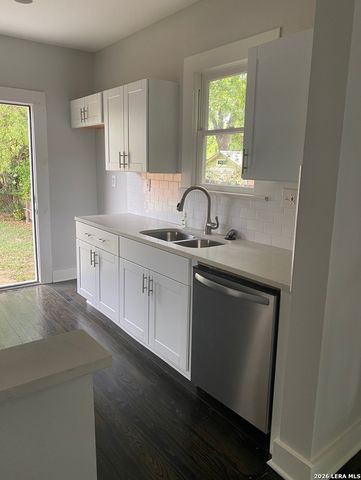 818 Waverly Ave, San Antonio, TX 78201