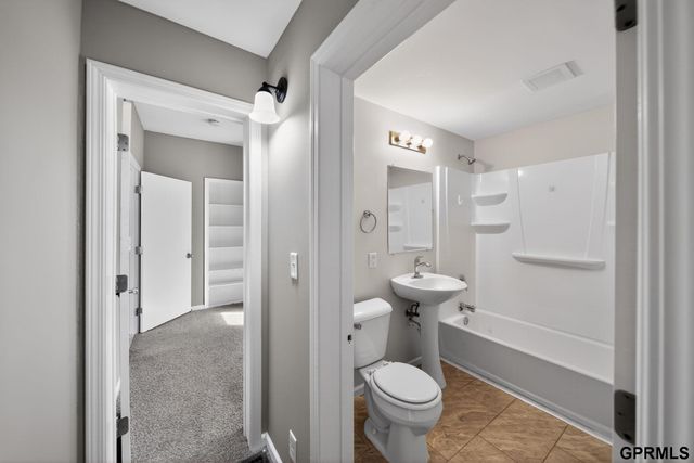 4514 Camden Avenue, Omaha, NE 68104