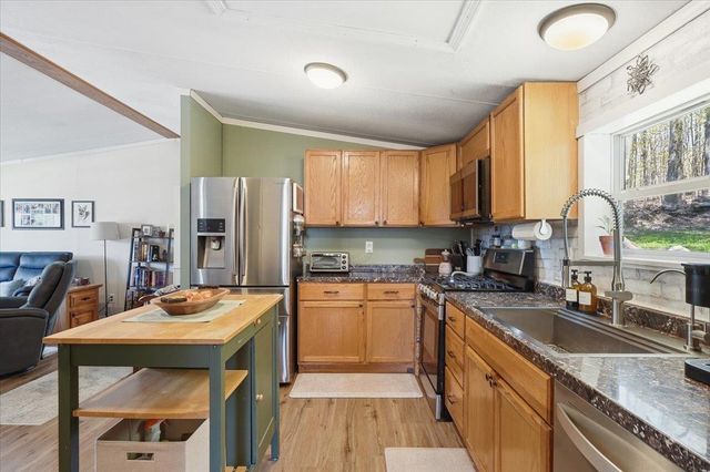 737 Porterwood Drive, Williston, VT 05495