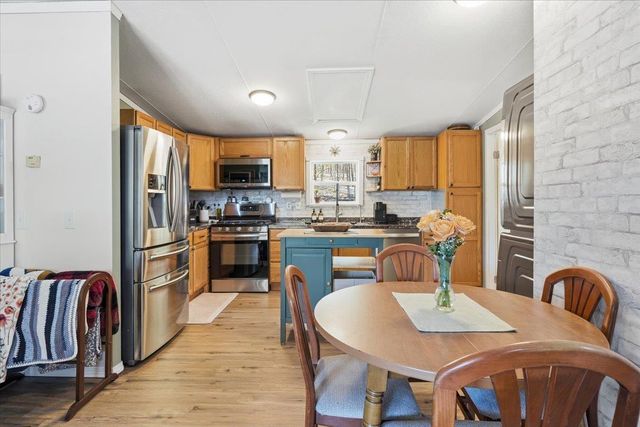 737 Porterwood Drive, Williston, VT 05495