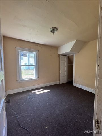 451 12th Street, Niagara Falls, NY 14303